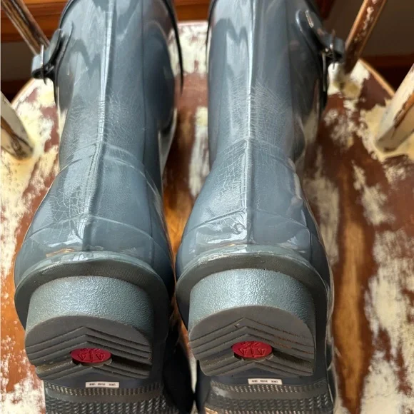 Hunter shorter rain boots size 8 gray Interior Logo Detail Rain Boot - Picture 6 of 10